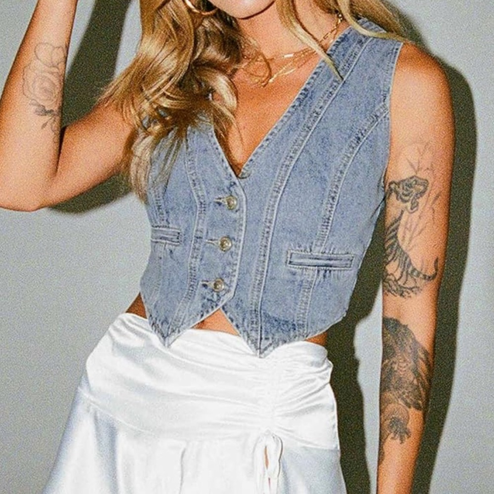 Size small denim vest - Picture 3 of 3